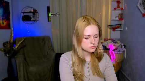 Trixy online show from March 13, 1:14 pm