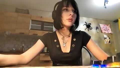 Poly online show from January 8, 2:34 pm