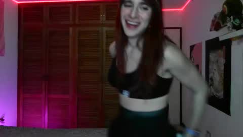 Luisa Fernndez online show from December 17, 1:45 am