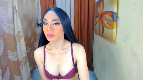 Snapshot of tsqueenselena chatting on September 15, 8:38 am Queen Selena online show from September 15, 8:38 am