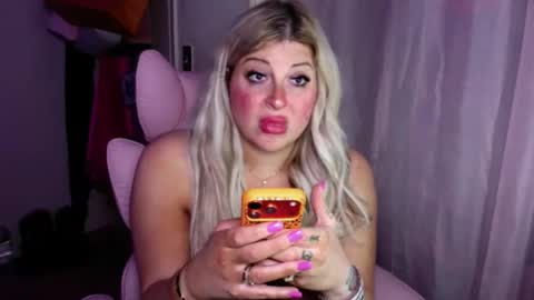 xTinnaaaaa online show from May 19, 2:18 am