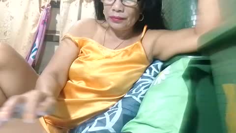 Mae online show from April 8, 10:24 pm