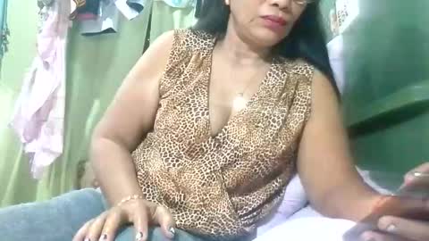 Mae online show from September 27, 10:51 pm