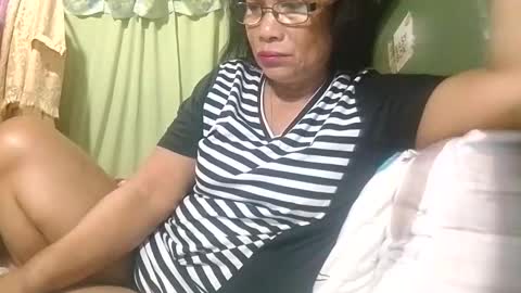 Mae online show from May 23, 9:33 pm