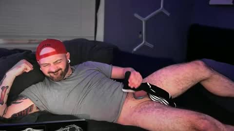 tucker_pdmax online show from April 11, 5:06 pm