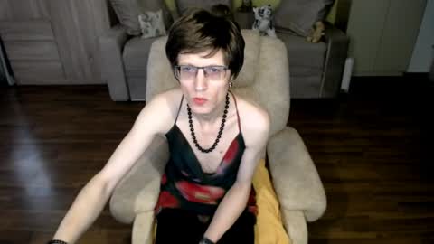 Clementine online show from April 8, 8:17 am