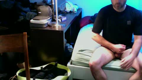 twattickler96 online show from July 17, 5:09 am