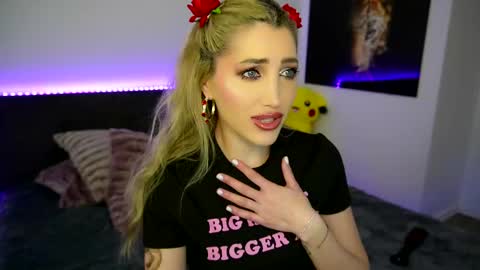 MayCarrey online show from February 11, 9:35 pm