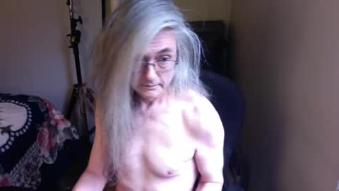 twigslet online show from November 1, 7:13 pm