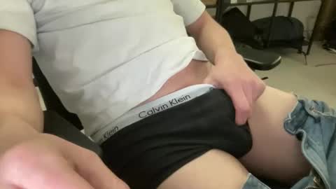 twink27844711 online show from February 5, 7:10 pm