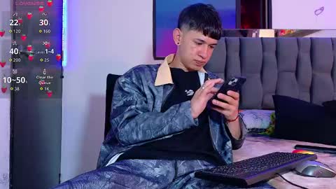 Mr Daren online show from September 8, 4:39 pm