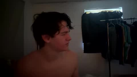 twinkboyboi69 online show from May 15, 2:13 pm