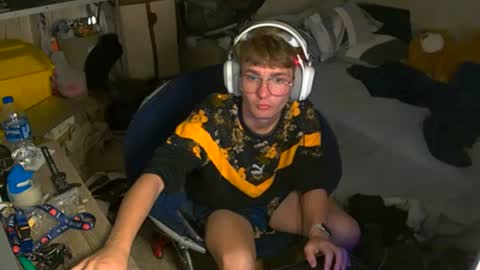 Snapshot of twinktools chatting on September 23, 3:50 pm shytwink online show from September 23, 3:50 pm