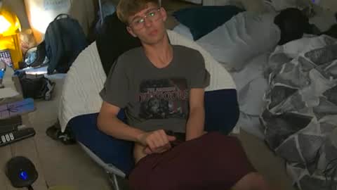 Snapshot of twinktools chatting on September 26, 9:34 pm shytwink online show from September 26, 9:34 pm