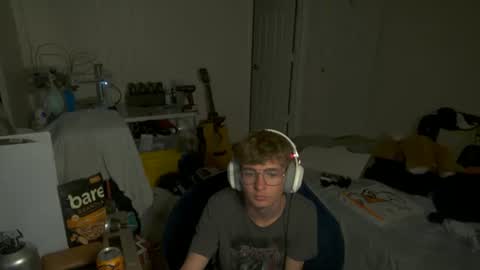 Snapshot of twinktools chatting on October 6, 5:20 pm shytwink online show from October 6, 5:20 pm