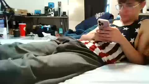 Snapshot of twinktools chatting on October 13, 3:03 pm shytwink online show from October 13, 3:03 pm