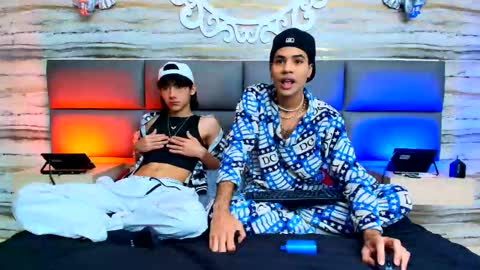 Snapshot of twinslovers_ chatting on September 30, 7:57 pm twinslovers_ online show from September 30, 7:57 pm