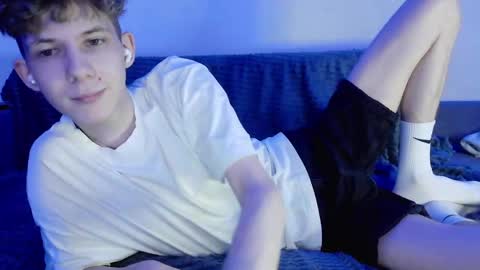 TwiShadow online show from April 4, 9:00 pm