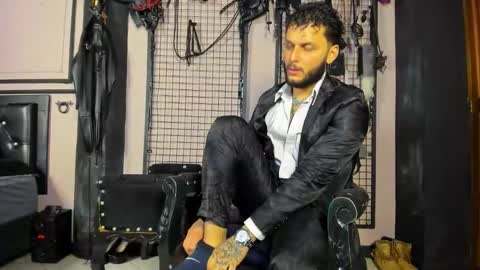 Clio  Tadeo online show from January 6, 3:10 am