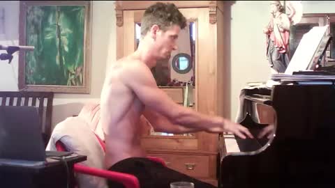 TobeBritta online show from November 5, 9:39 pm