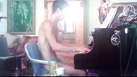 TobeBritta online show from December 14, 4:24 pm