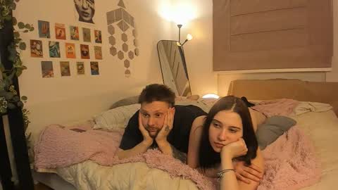 twoinframe online show from February 17, 3:00 pm