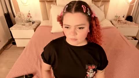 Twiggy online show from March 7, 8:11 pm