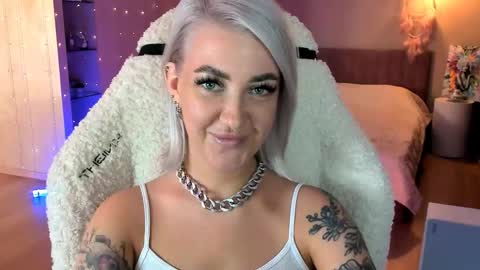 Snapshot of tykioty_miley chatting on October 25, 11:31 am Miley online show from October 25, 11:31 am