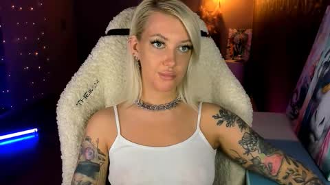 Miley online show from February 8, 12:52 pm