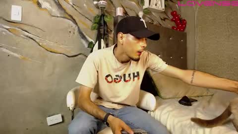 tyl3r_coop3r online show from September 20, 4:04 am