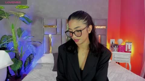 tyla_ks online show from April 11, 7:07 pm