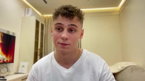 tyler_garrner online show from November 8, 4:43 pm