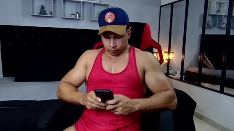 tyler_hank1 online show from January 27, 11:22 pm