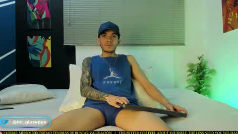 Snapshot of tylergiuseppe_ chatting on September 15, 1:12 pm tylergiuseppe_ online show from September 15, 1:12 pm