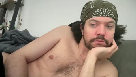 Tyleruzi online show from February 11, 4:46 pm