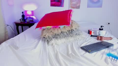 tyra   online show from October 10, 7:52 pm