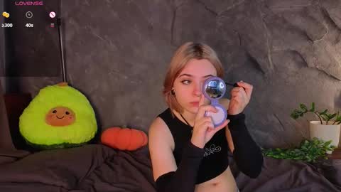 Polly online show from November 30, 3:19 pm