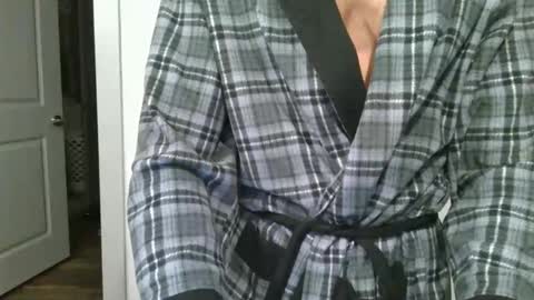 uhhuhyea online show from November 9, 10:23 pm