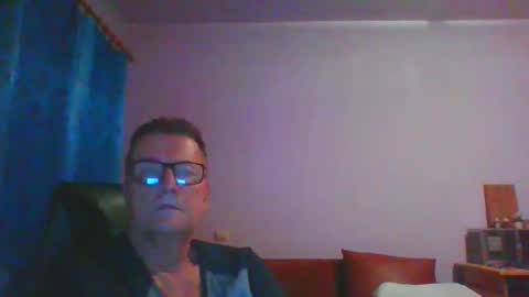 ulmeni4 online show from December 7, 7:05 pm