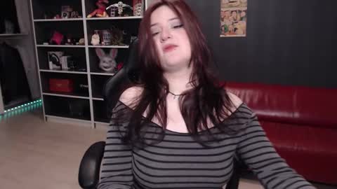 Julia online show from February 6, 2:53 pm