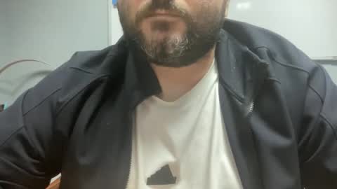 Snapshot of uncutdude321 chatting on September 29, 10:47 am uncutdude321 online show from September 29, 10:47 am