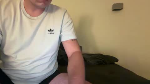 Snapshot of uncutedaustria chatting on September 23, 2:49 am Tom online show from September 23, 2:49 am