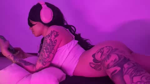 Unicorn Mars online show from January 9, 2:39 am