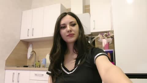 uninvited_raccoon online show from April 14, 9:51 pm