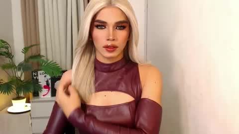 Miss Andrea online show from December 18, 7:31 pm