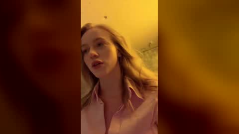 UnnaBella online show from May 23, 11:45 pm
