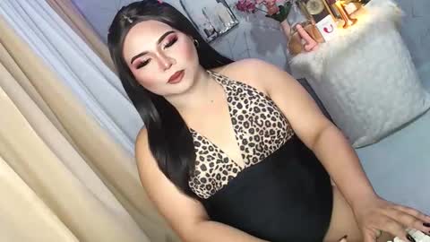 KENDRA CUTIEE online show from January 17, 5:33 pm