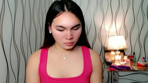 Snapshot of ur_innocent_girlx chatting on October 13, 4:31 pm QUEENSY online show from October 13, 4:31 pm