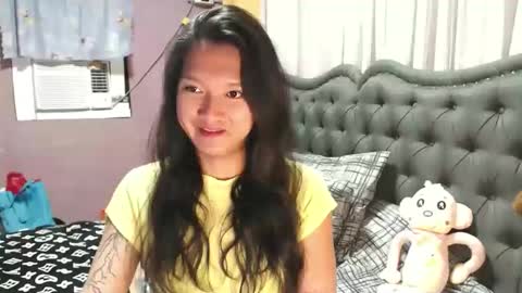 NEWRA  ALLISON online show from April 2, 11:44 pm