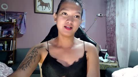 NEWRA  ALLISON online show from February 23, 3:51 pm